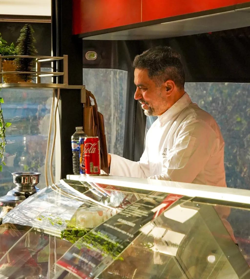 Stand food truck portrait